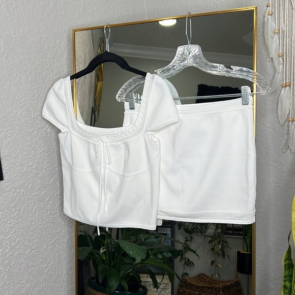 HOUSE OF CB 'Nola' and 'Sarelle' Ivory Dainty Knit Top and Mini Skirt Set - Picture 11 of 15